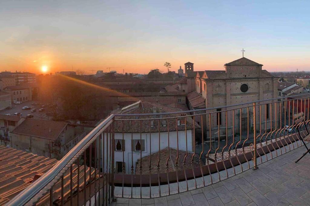 Mansarda Con Vista In Centro A Piacenza Apartment Exterior photo