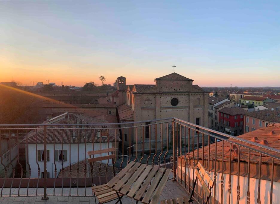 Mansarda Con Vista In Centro A Piacenza Apartment Exterior photo